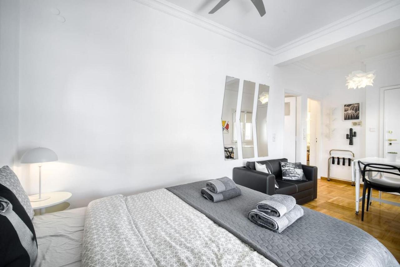 The Cactus Apartment With Large Sunny Balcony Атина Екстериор снимка