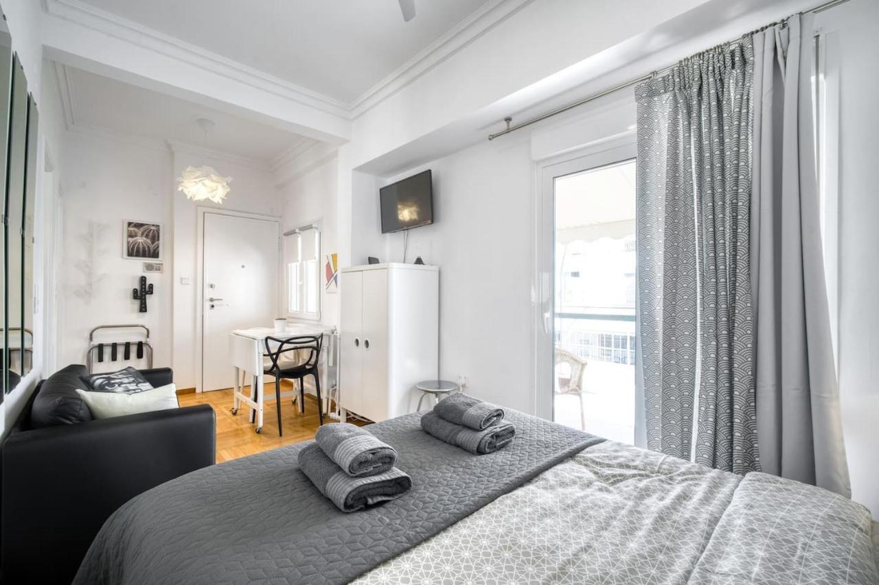 The Cactus Apartment With Large Sunny Balcony Атина Екстериор снимка