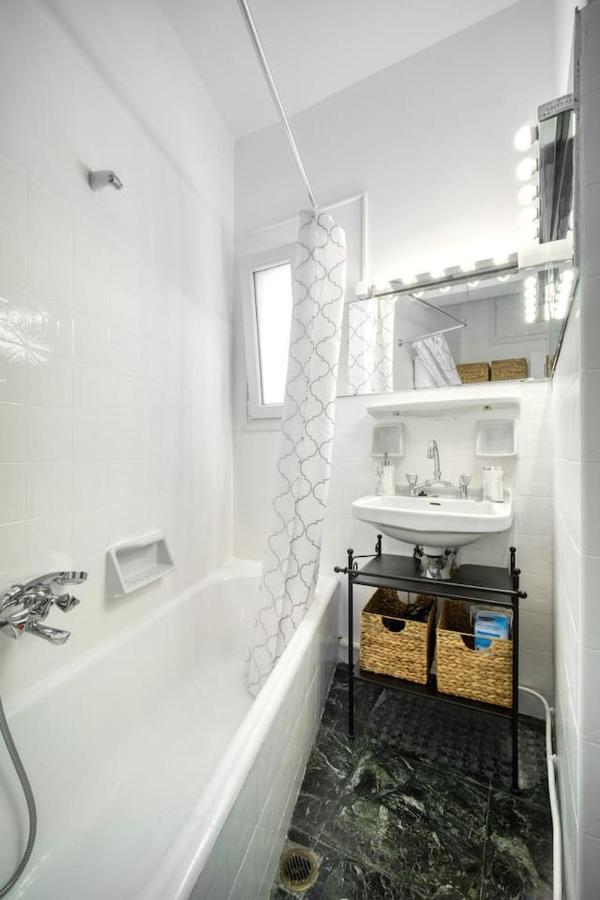 The Cactus Apartment With Large Sunny Balcony Атина Екстериор снимка